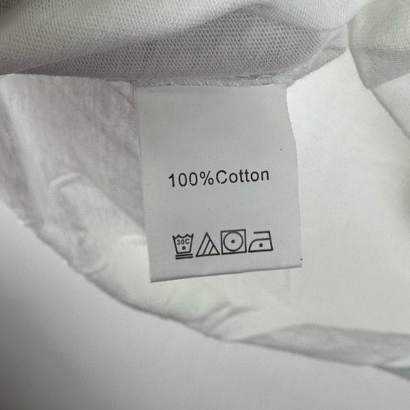 Micas Abstract Portrait Women'e Cropped Top - Picture 6 of 8